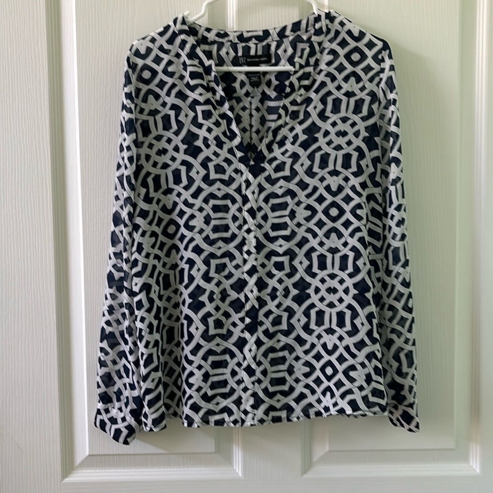 INC LIGHT V NECK NAVY AND WHITE BLOUSE